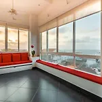 Unique Studio Apartment With Stunning Sea Views