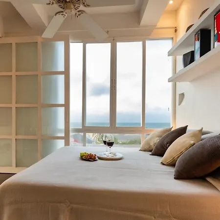 Unique With Stunning Sea Views Apartamento *